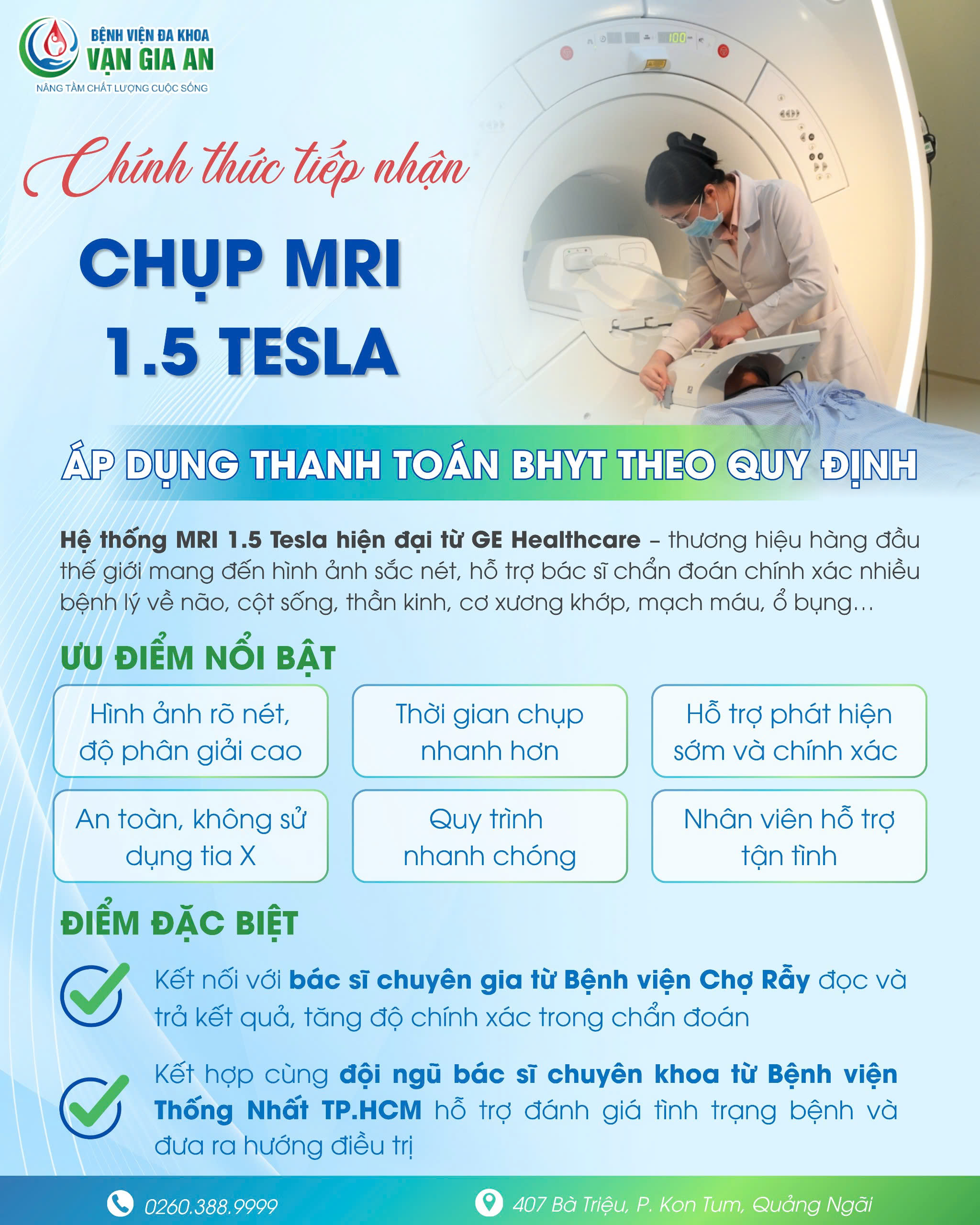 Bác sĩ phân tích kết quả chụp MRI phát hiện bệnh sớm cho bệnh nhân